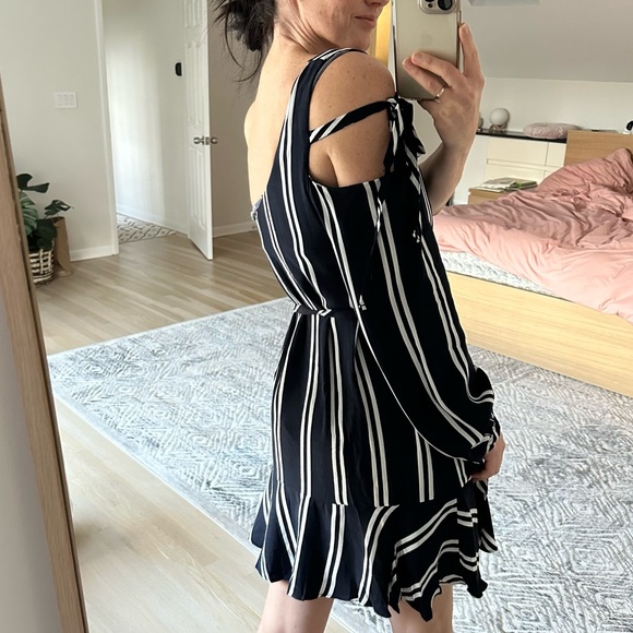 NWT Zara Navy and White Striped One Shoulder Dress - Picture 17 of 17